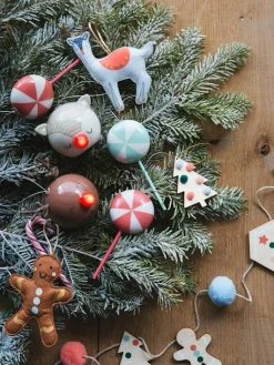 Les 4 Décorations Candy à Suspendre Rouge - Vertbaudet 11 Les 4 Décorations Candy à Suspendre Rouge - Vertbaudet -Vertbaudet Magasin les 4 decorations candy a suspendre 3