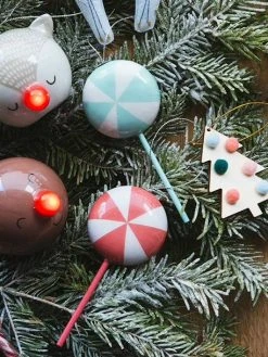 Les 4 Décorations Candy à Suspendre Rouge - Vertbaudet 12 Les 4 Décorations Candy à Suspendre Rouge - Vertbaudet -Vertbaudet Magasin les 4 decorations candy a suspendre 4