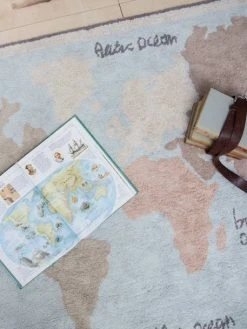 Tapis Coton Lavable Mappemonde LORENA CANALS Bleu Ciel - Lorena Canals 9 Tapis Coton Lavable Mappemonde LORENA CANALS Bleu Ciel - Lorena Canals -Vertbaudet Magasin tapis coton lavable mappemonde lorena canals 2